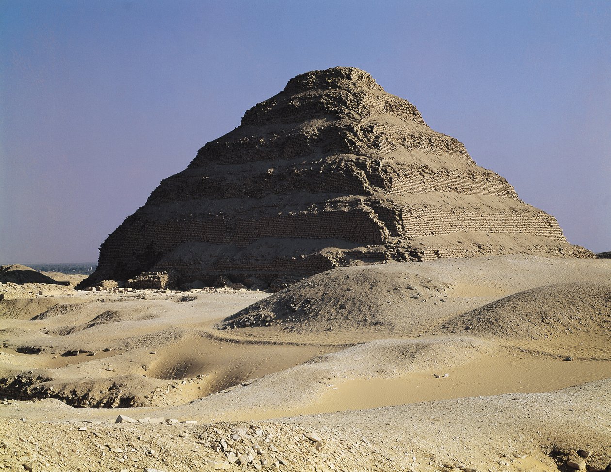 Trinnpyramide av kong Djoser (ca. 2667-2648 f.Kr.) Gamle riket av Egyptian 3rd Dynasty