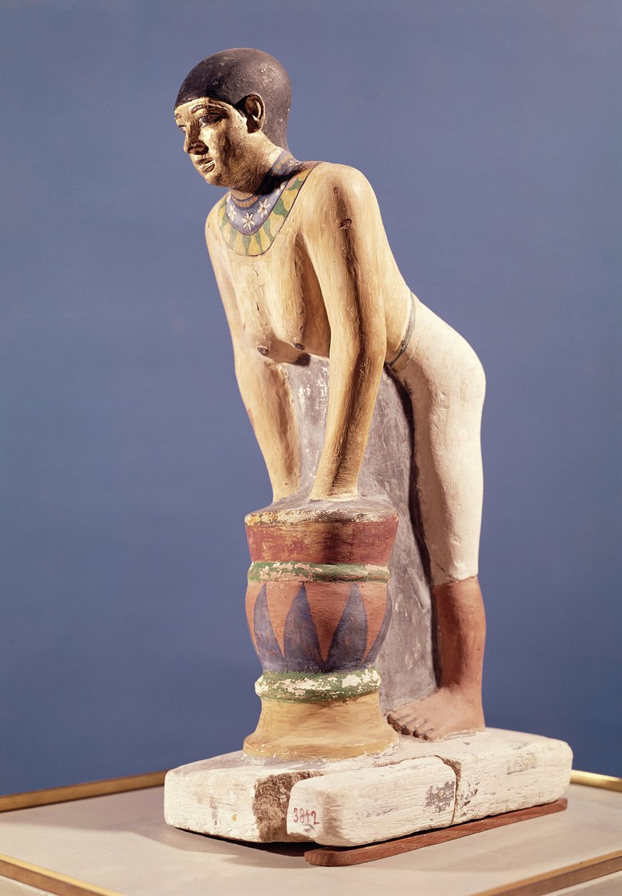 Modell av en kvinne som lager øl, Old Kingdom (polykrom stein) av Egyptian 5th Dynasty
