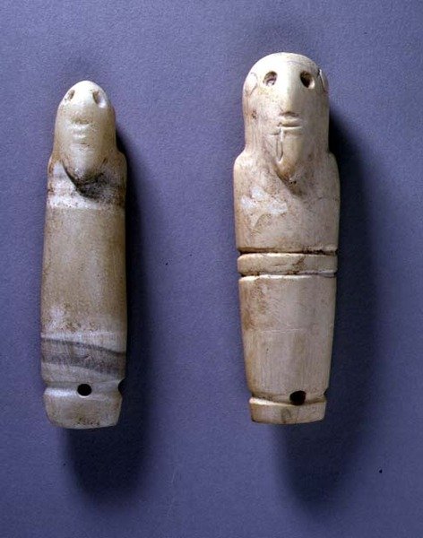 Merker med skjeggete mannshoder (elfenben) av Egyptian Egyptian