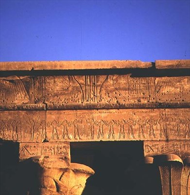 Architrave, fra Horus-tempelet av Egyptian Ptolemaic Period