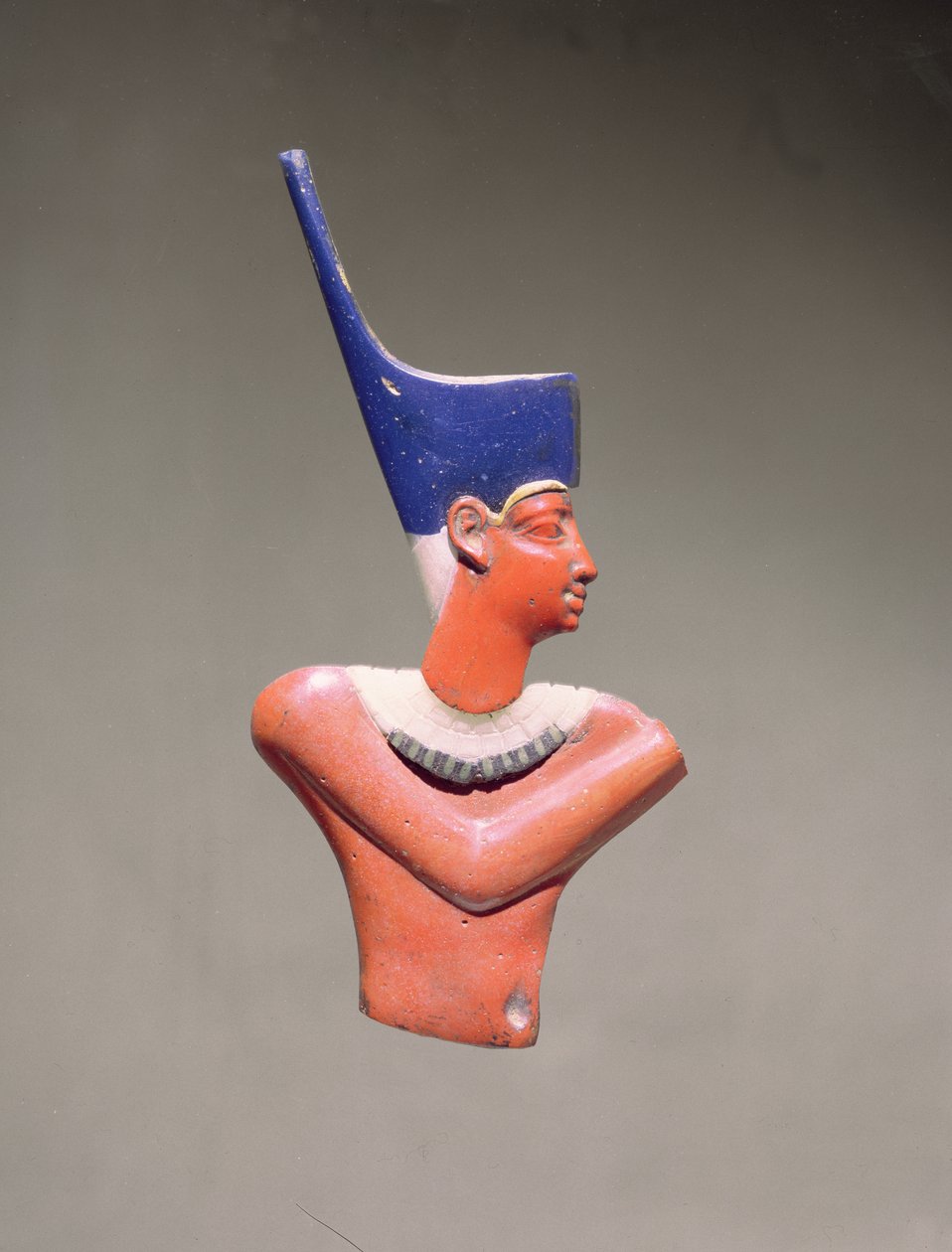 Innleggsfigur av en konge (ugjennomsiktig glass med spor av forgylling) av Egyptian Ptolemaic Period