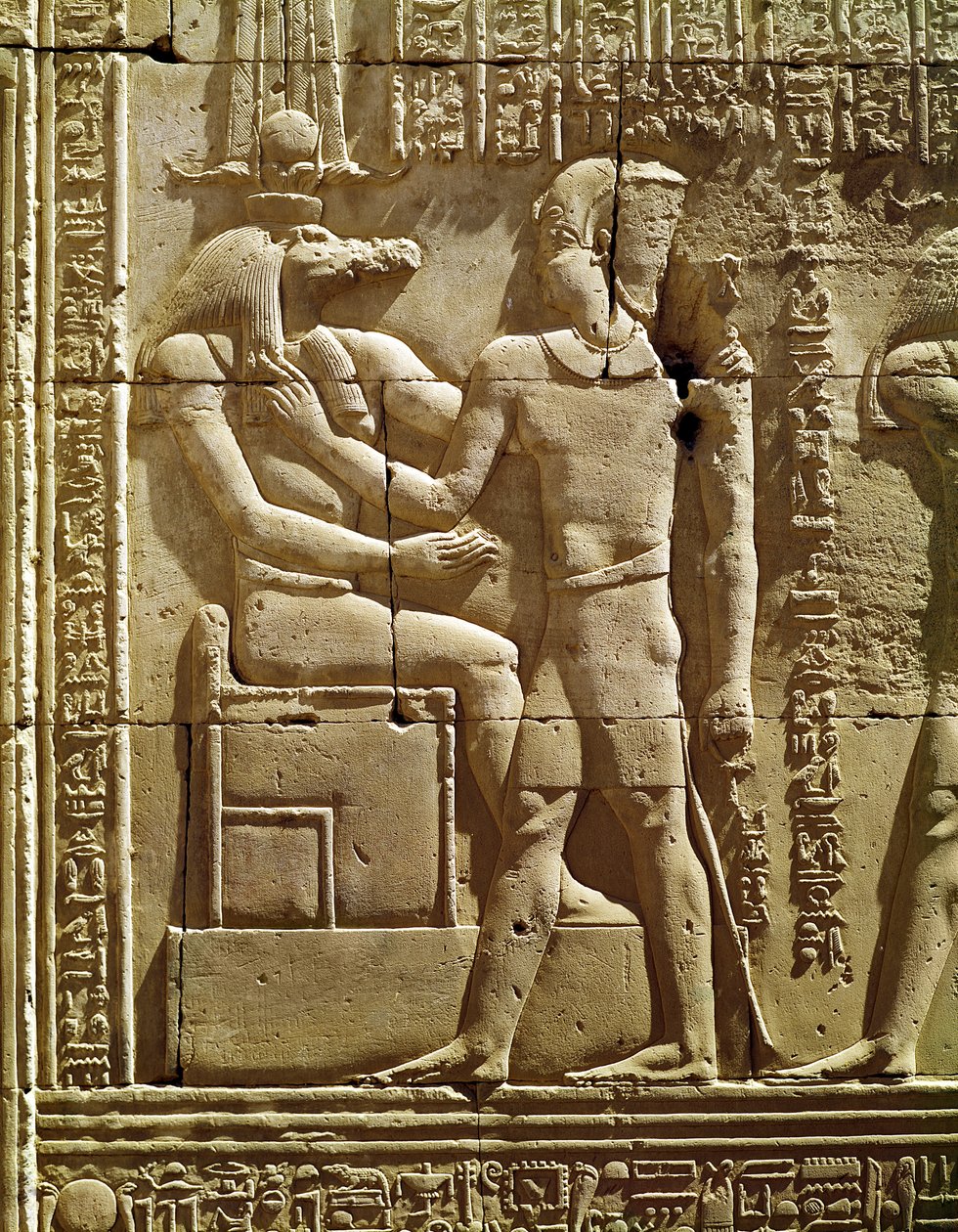 Relieff av Sobek og Ptolemaios VI Philometor (180–45 f.Kr.) av Egyptian Ptolemaic Period