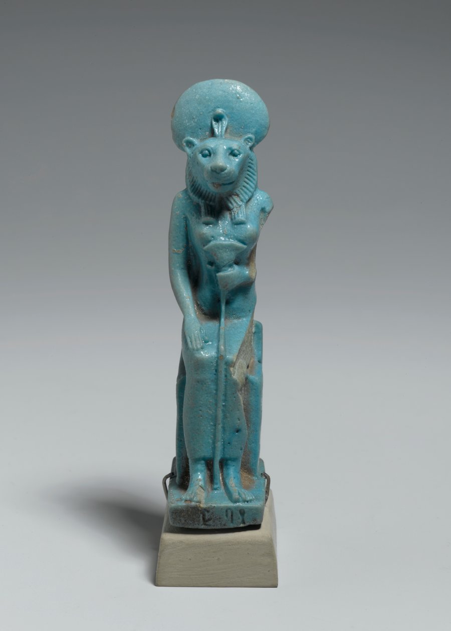 Sittende figur av Sekhmet, 305-30 f.Kr. (glasert fajanse) av Egyptian Ptolemaic Period