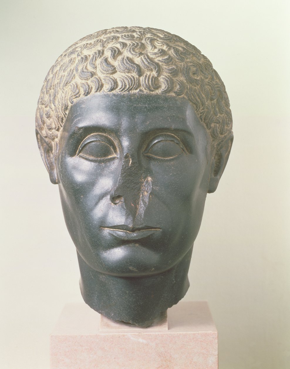 Brooklyn Black Head, muligens fra Mitrahineh, sen ptolemaisk periode (ca. 50 f.Kr.) (dioritt) av Egyptian Ptolemaic Period