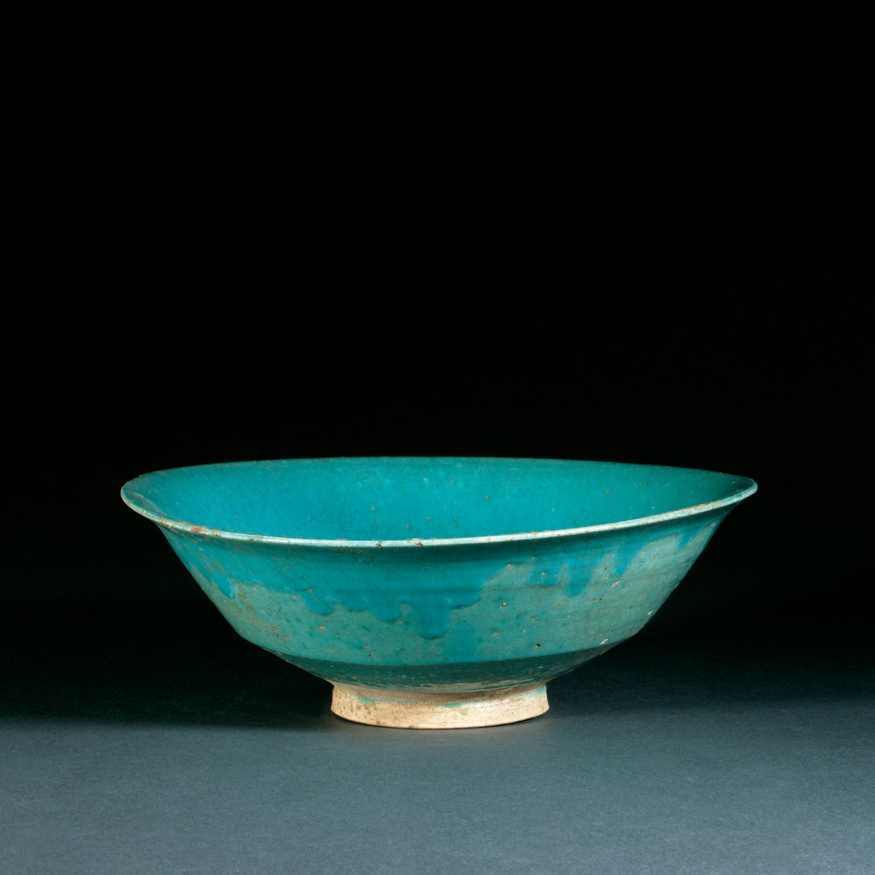 Fatimid turkis glasert bolle av Egyptian School