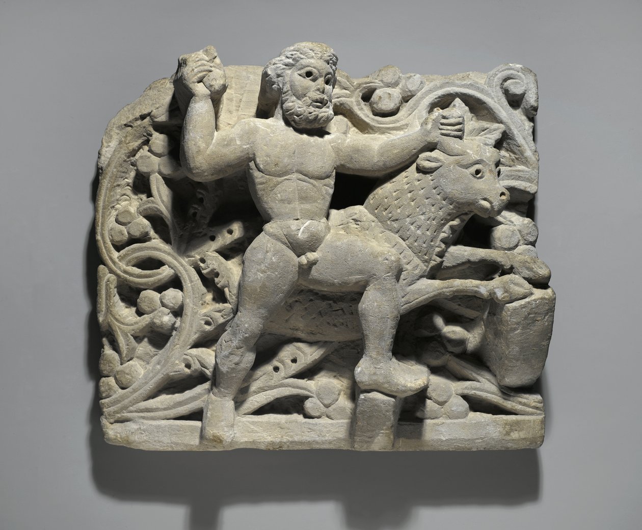 Herakles smed Acheloos i form av en okse, fra Oxyrhynchus, ca. 300-500 (kalkstein) av Egyptian School