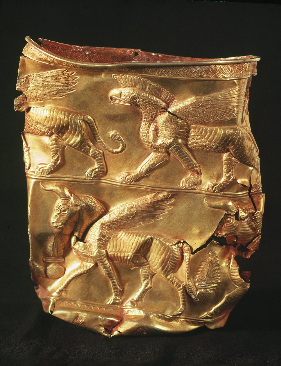 Beger dekorert med bevinget okse og monstre med ørnehoder, fra Marlik, Iran (gull) av Elamite