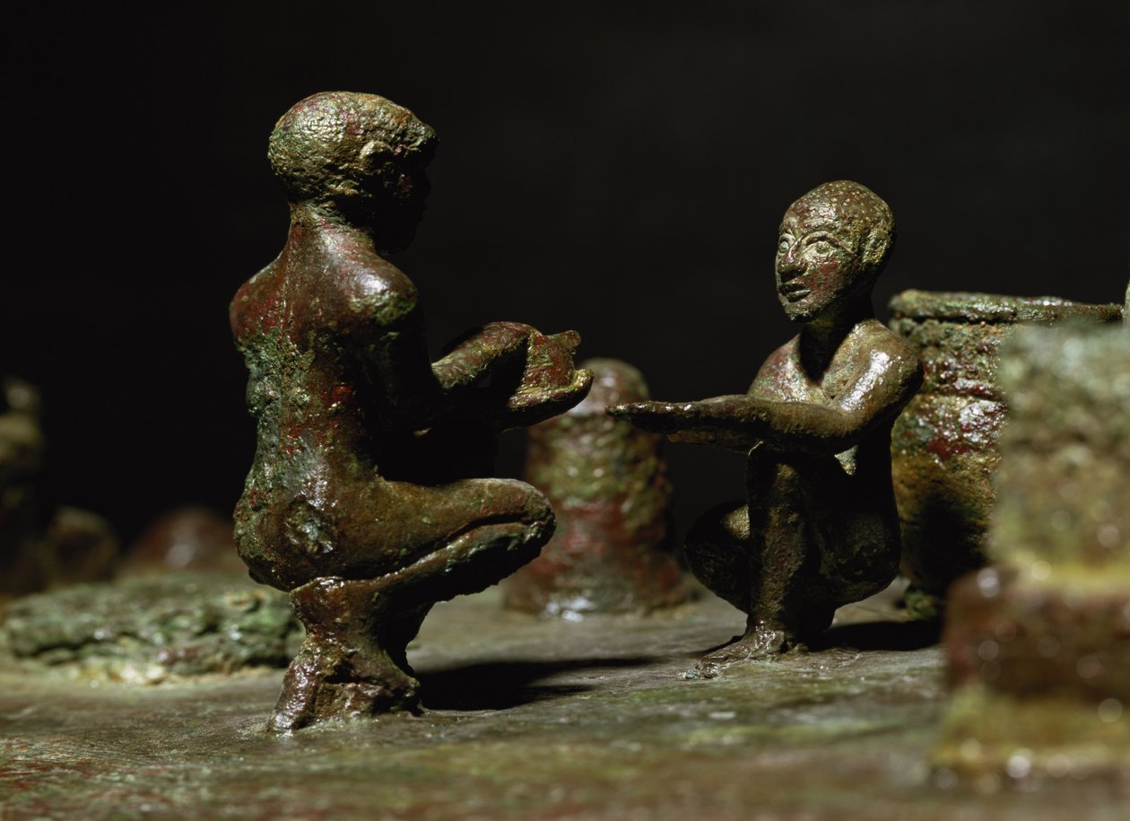 Krøkkende figurer fra en liten gruppestatue som viser Sit Shimsi, ritualen til den stigende solen, Elamitt-perioden, fra Susa, sørvest i Iran, ca. 1150 f.Kr. (bronse) av Elamite