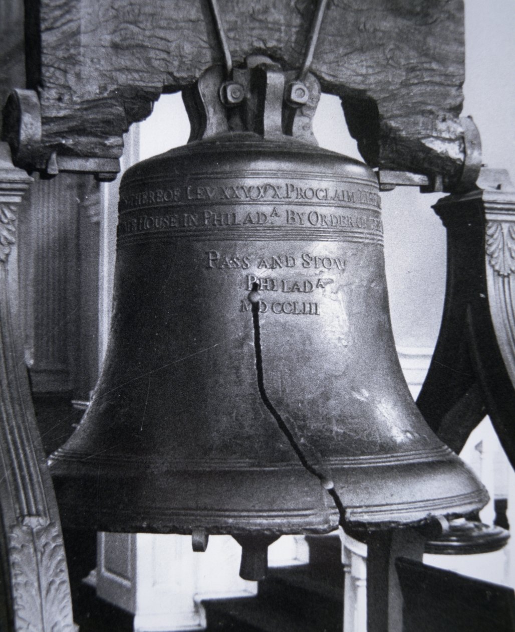 The Liberty Bell, støpt i 1752 (kobber og tinn) av Nicolas d