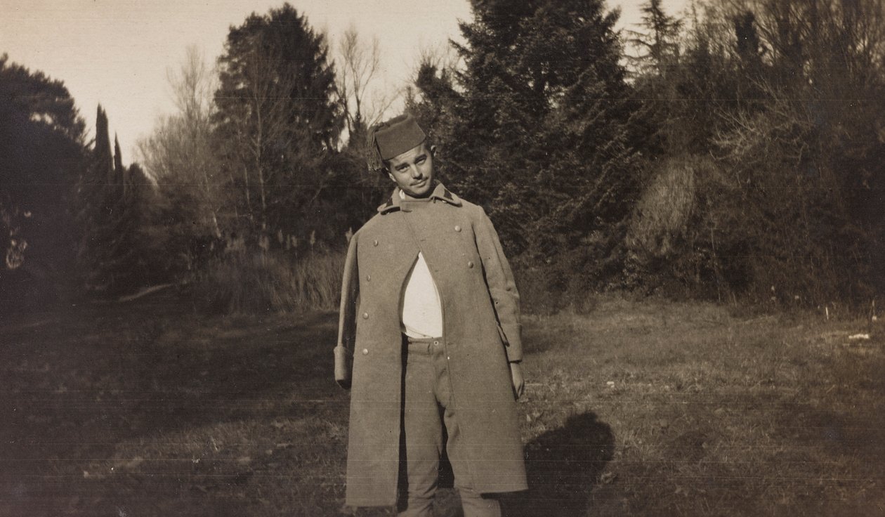 Album av første verdenskrig i Friuli-Venezia Giulia: portrett av en østerriksk fangekadett i Villa Brazzà, hjemmet til 17 av krigssykehuset i Soleschiano Manzano (s/hv-bilde) av Elena Bianconcini