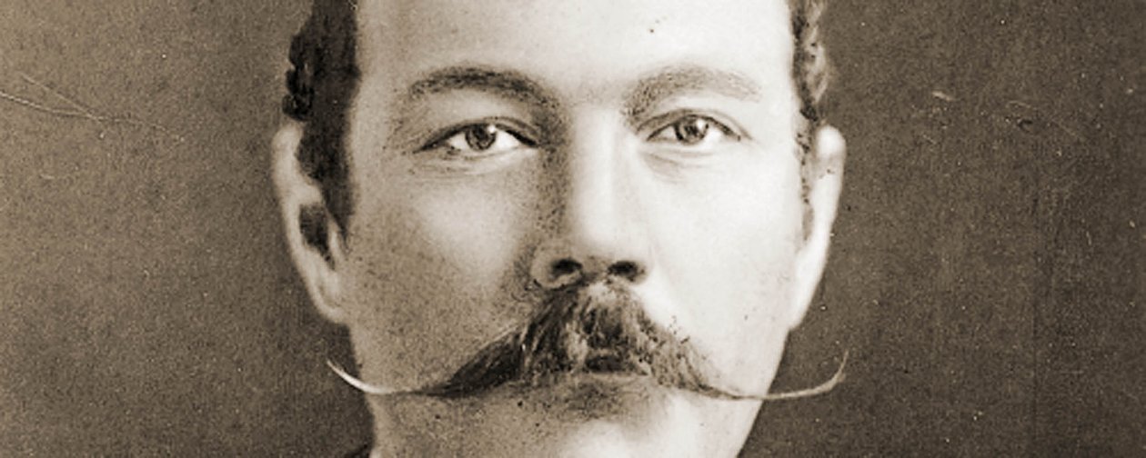 Portrett av Sir Arthur Conan Doyle av Elliott and Fry Photography Studio