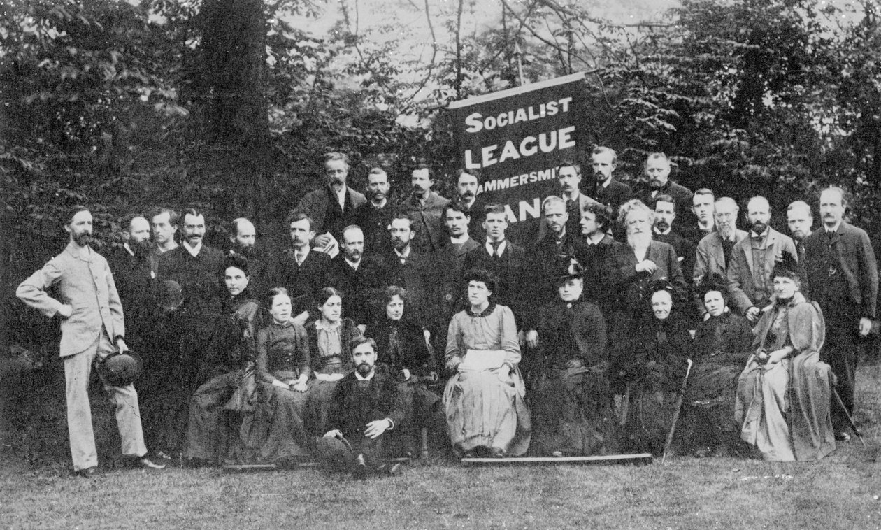 William Morris and the Hammersmith Socialist League, ca. 1885 (bw-bilde) av Emery Walker