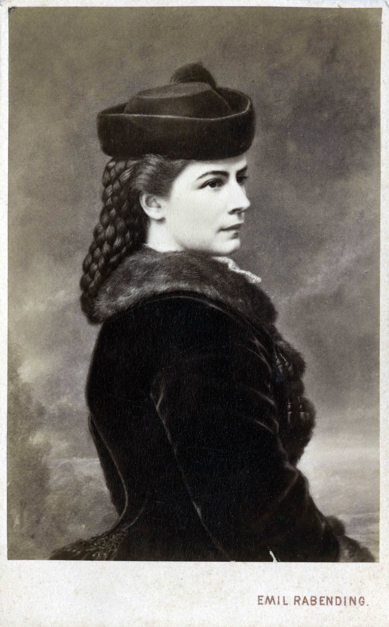 Portrett av Elisabeth de Wittelsbach (1837-1898) (sissi), impress av Østerrike (1854-1898) og dronning av Ungarn (1867-1898), Nee hertuginne i Baviere. (KEISERINNE ELISABETH AV ØSTERRIKE) Fotografering i verkstedet til Emil Rabending (1823-1886). av Emil Rabending
