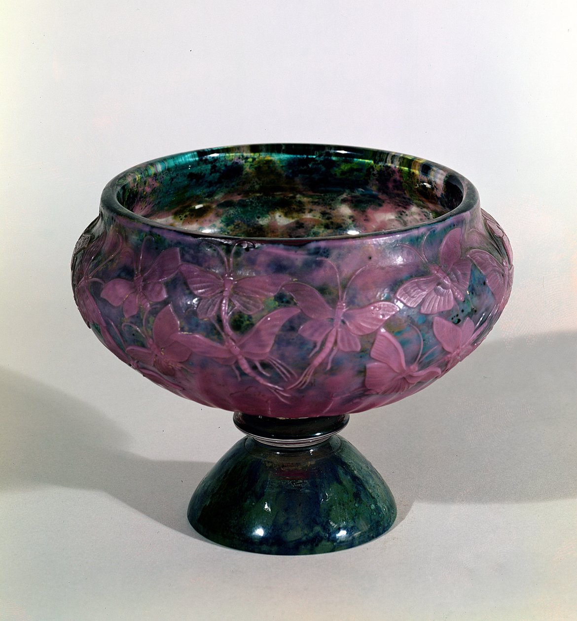 Beger dekorert med sommerfugler og bevingede insekter, Nancy, 1889 (glass) av Emile Galle