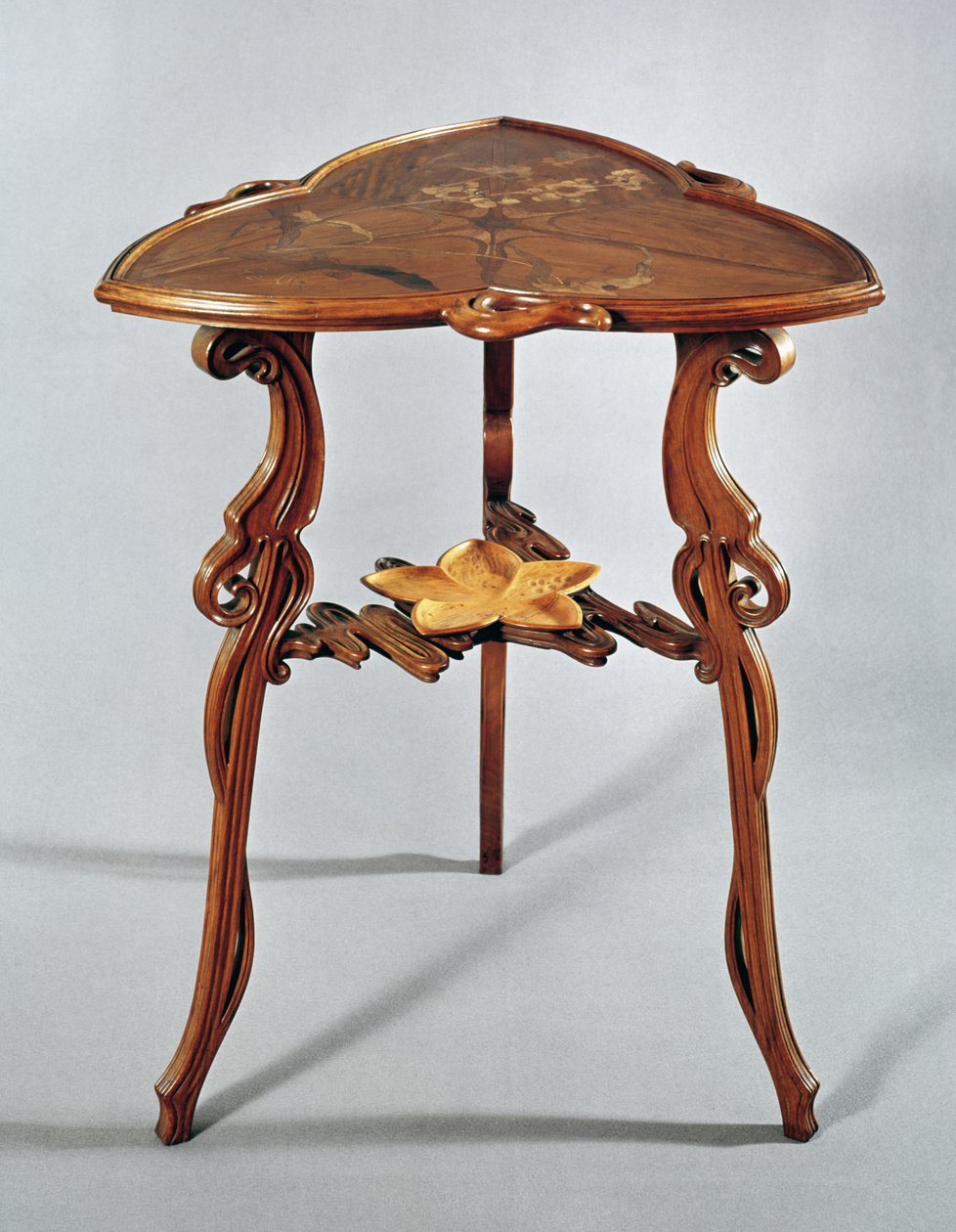 Nenuphar sidebord, ca. 1900 (tre) av Emile Galle