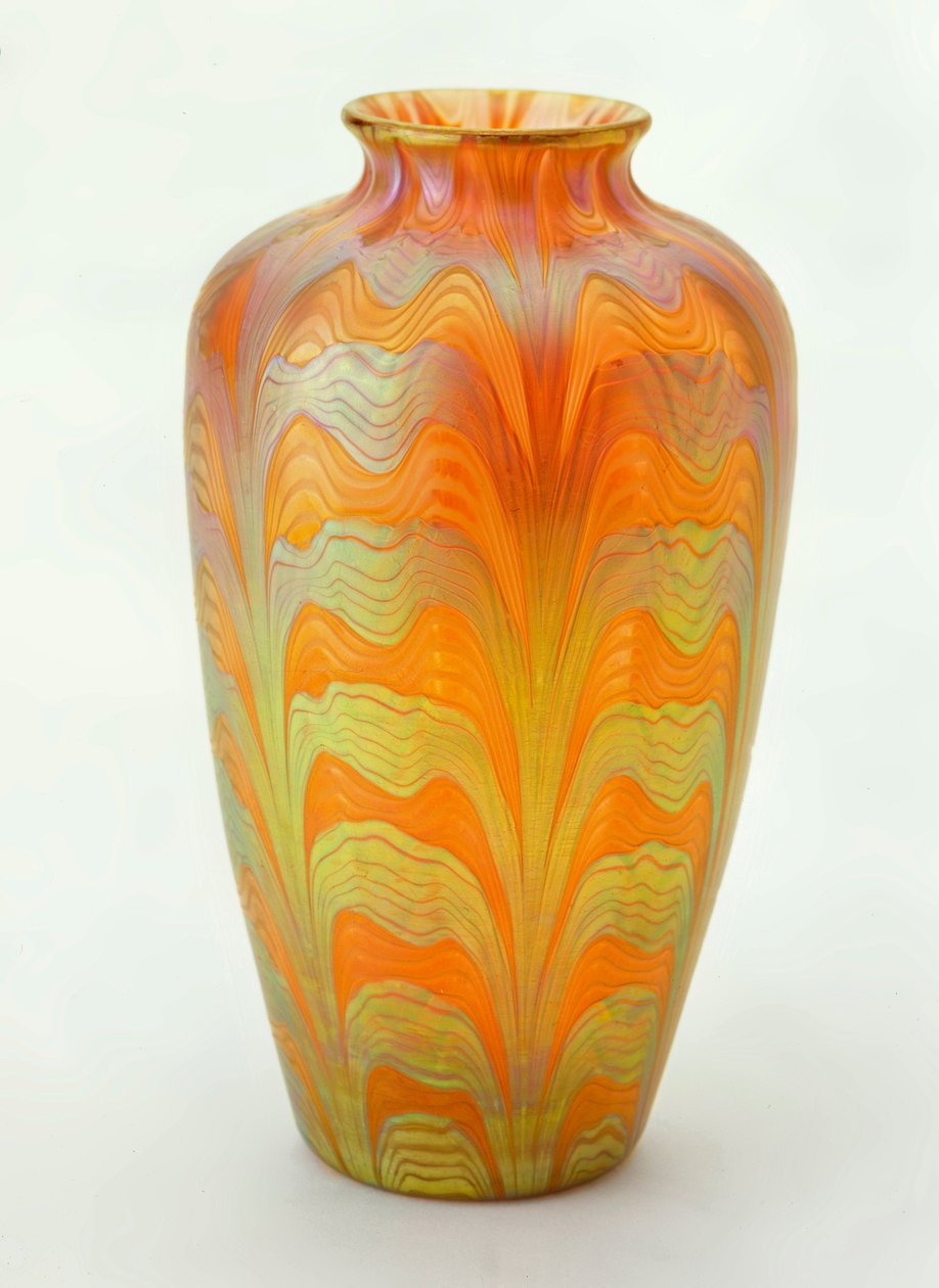 Ugjennomsiktig vase med emaljedekor (glass) av Emile Galle