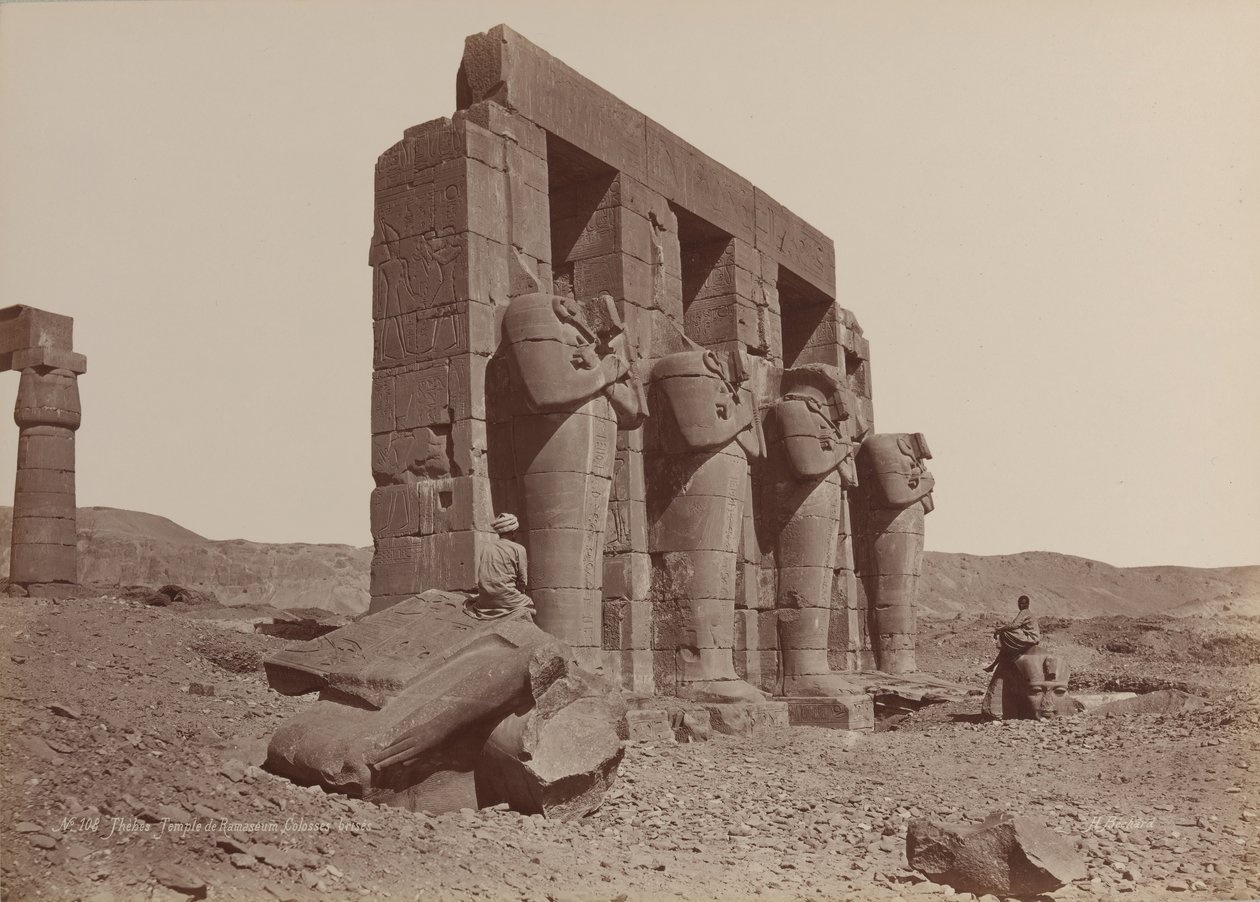 Theben, Temple of Ramasseum, Shattered Colossi, 1870-tallet. av Émile Béchard