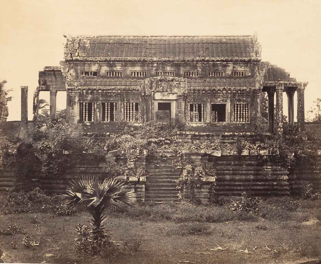 Great Pagoda - North Edicule, 1866. av Emile Gsell