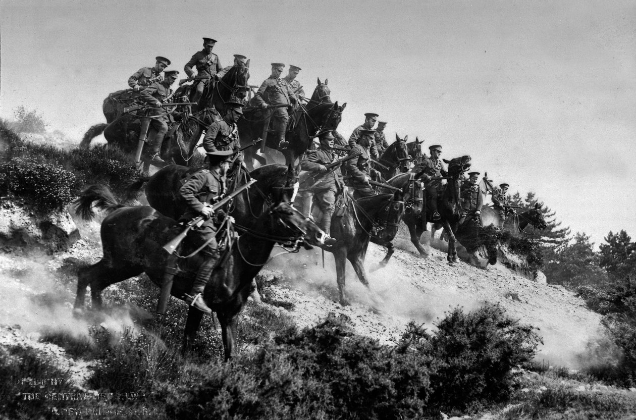 1st Reserve Regiment of Cavalry in training, Aldershot, ca. 1914 av English Photographer
