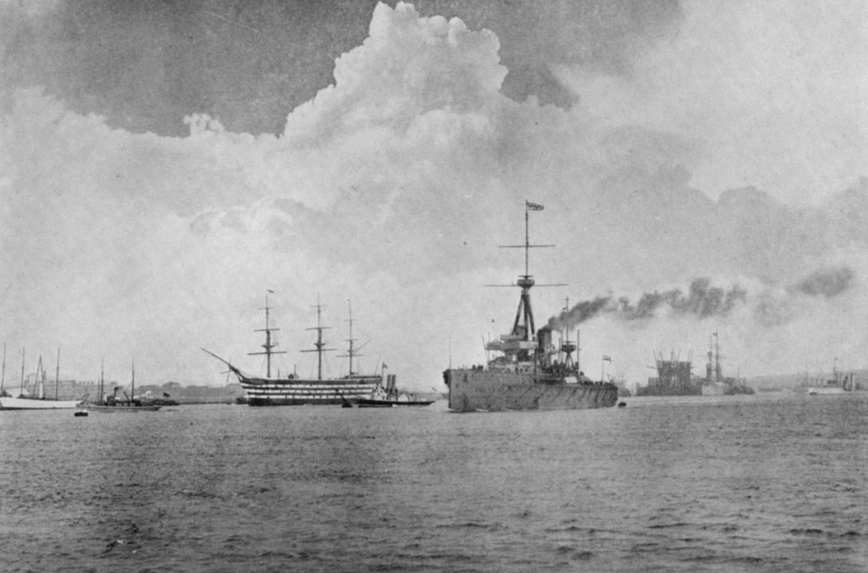 A Century Between: The Dreadnought dampende forbi The Victory, illustrasjon fra The Graphic, 27. oktober 1906 av English Photographer