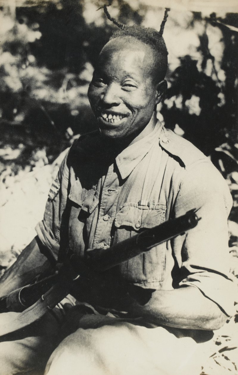 En nigeriansk sersjant knyttet til den 5. vestafrikanske brigaden, 1944 av English Photographer