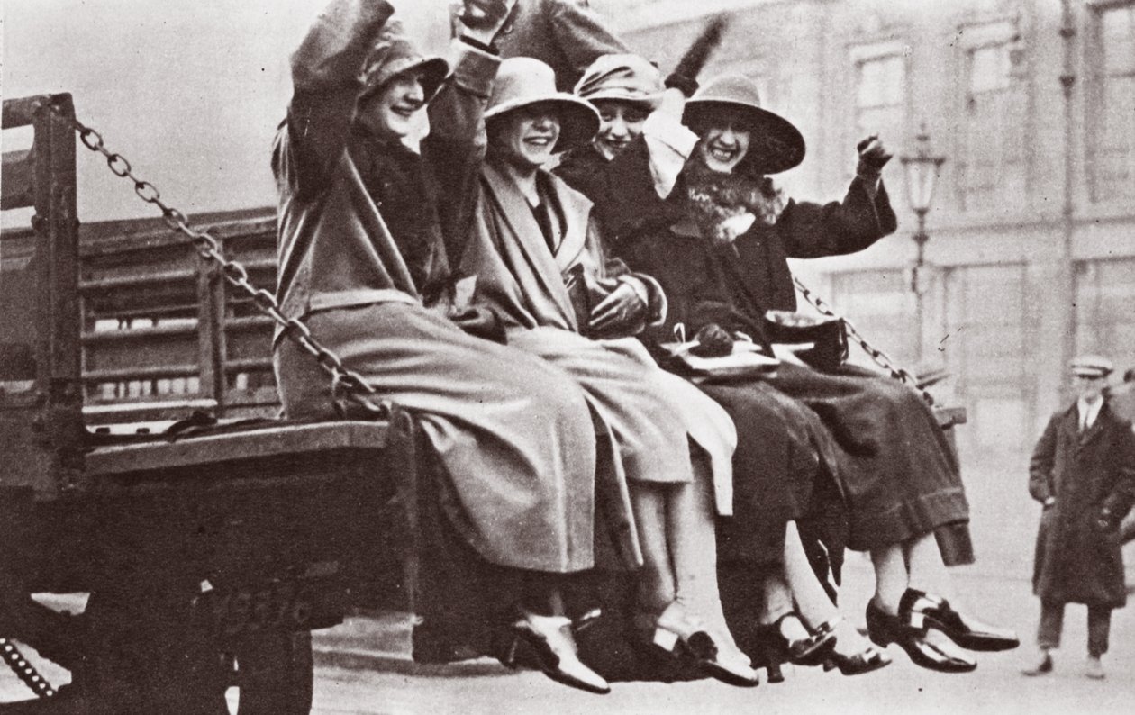 A Twopenny Tailboard Trip, mai 1926 av English Photographer