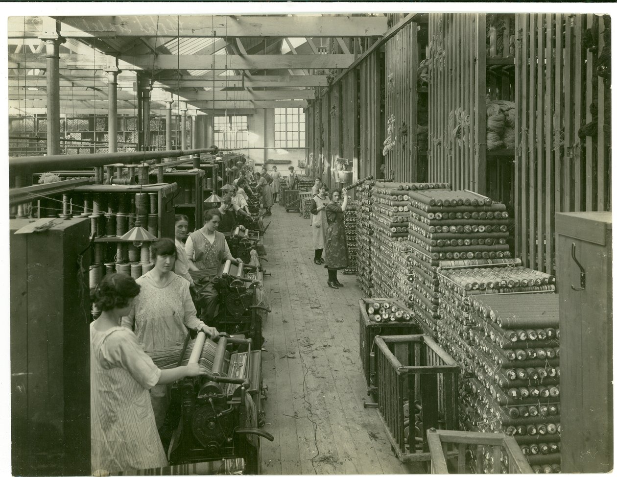 Axminster spoleinnstilling, teppefabrikk, 1923 av English Photographer