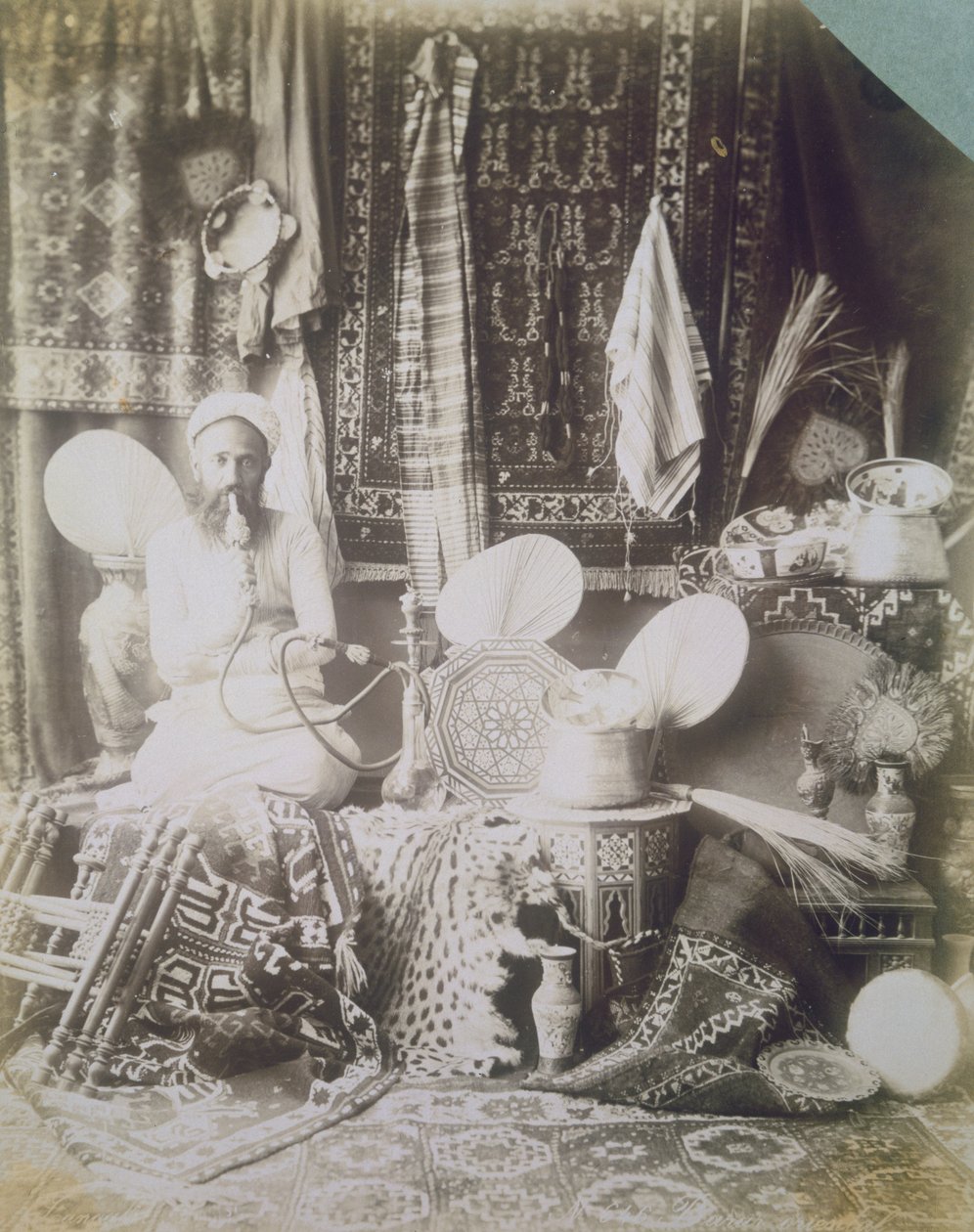 Basar i Kairo, Egypt, ca. 1878 av English Photographer