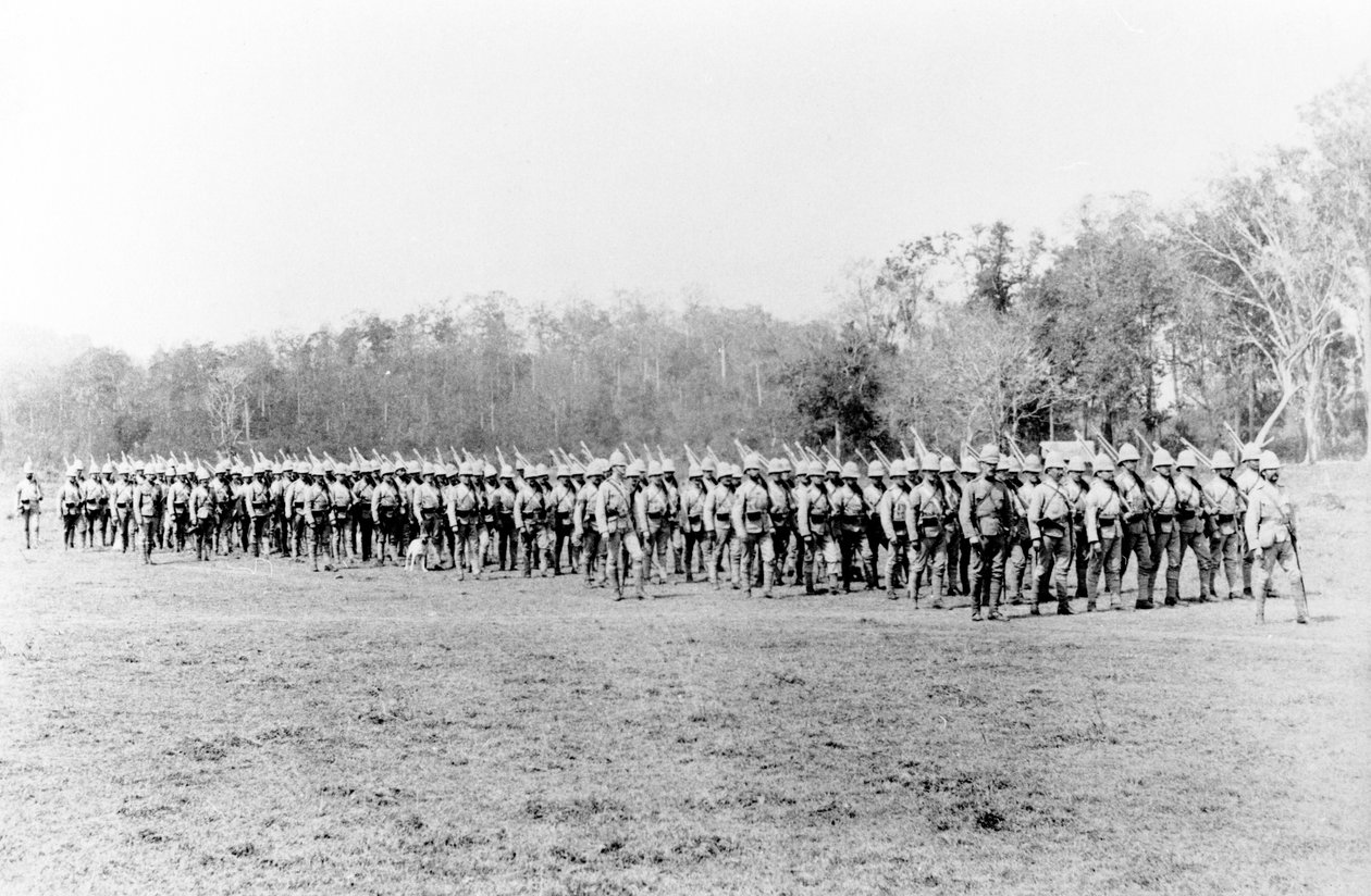Britiske tropper på marsj i Burma, ca. 1891 av English Photographer