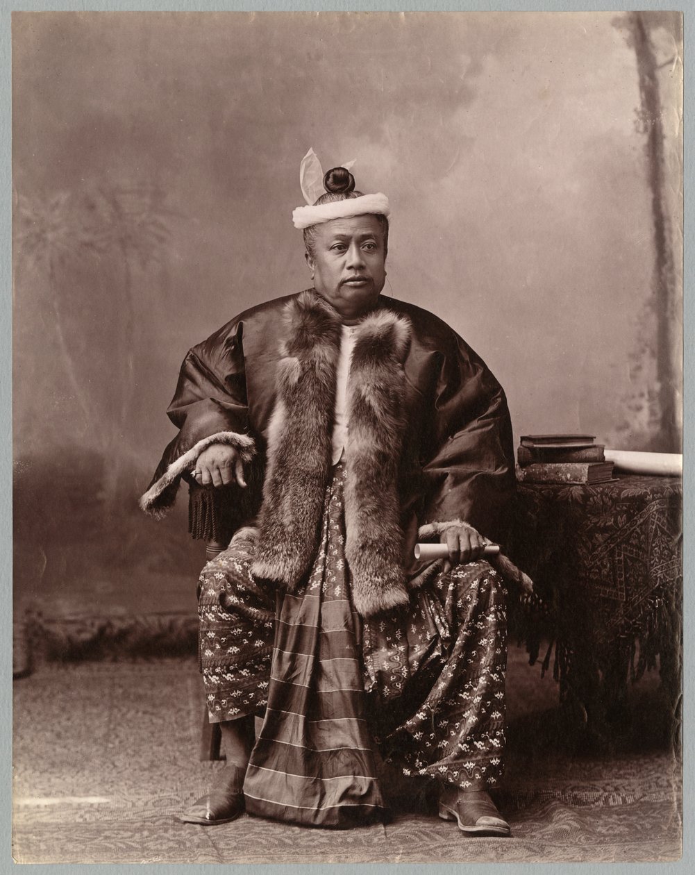 Burmesisk sorenskriver, sent på 1800-tallet (albumintrykk) av English Photographer