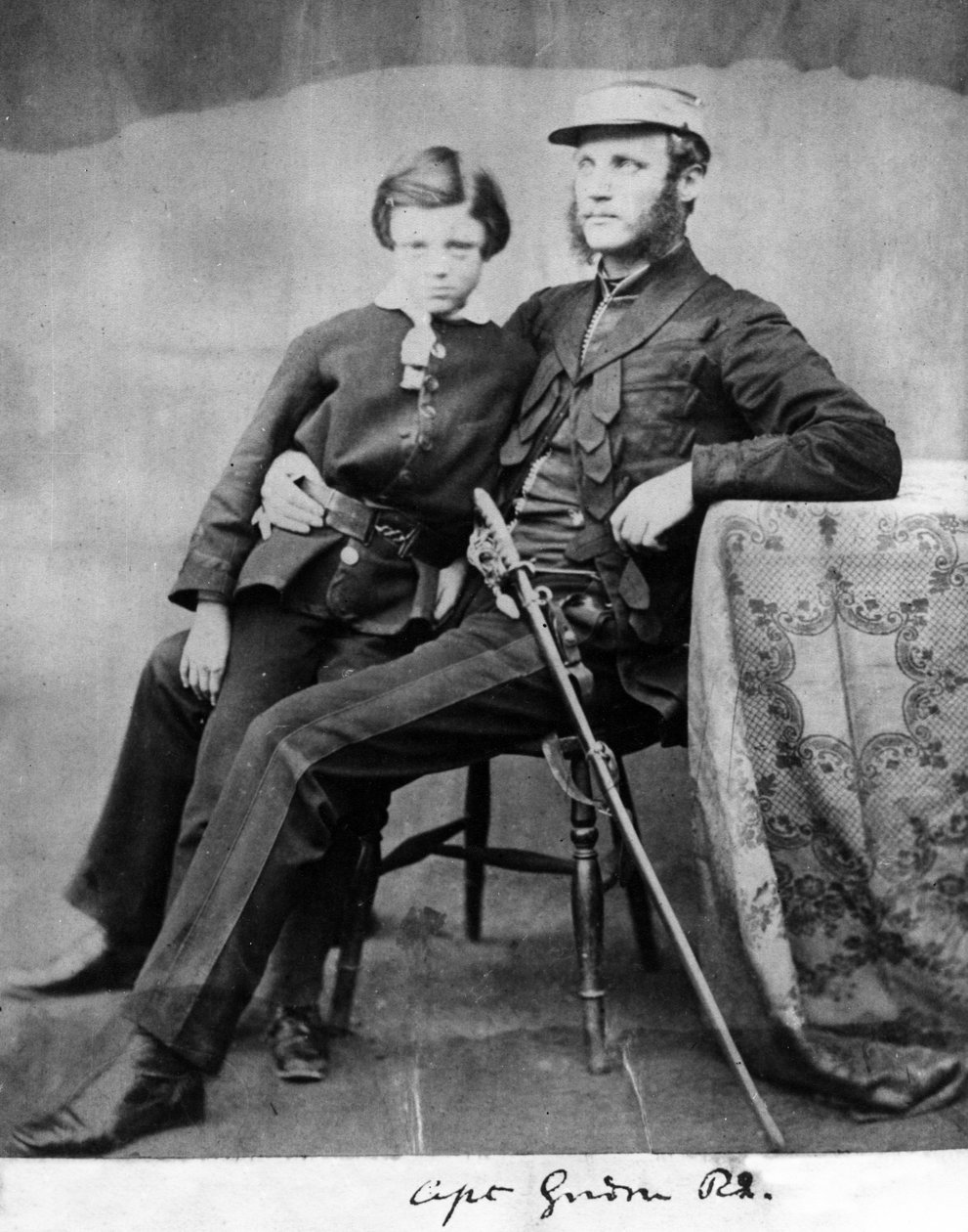 Kaptein Gordon R.E., ca. 1855 av English Photographer