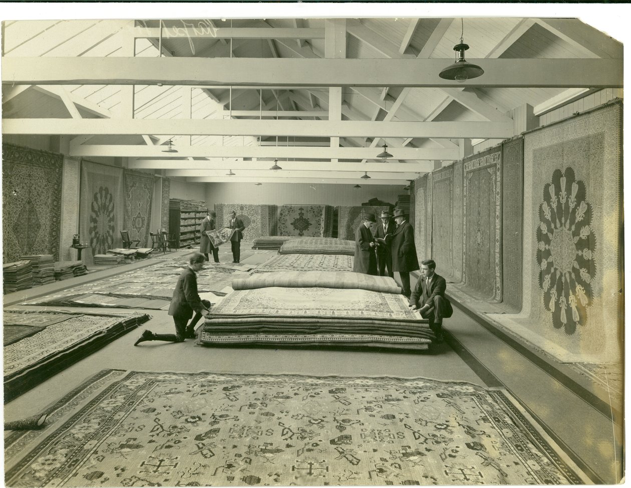 Carpet Trades hovedutstillingslokale, 1923 av English Photographer