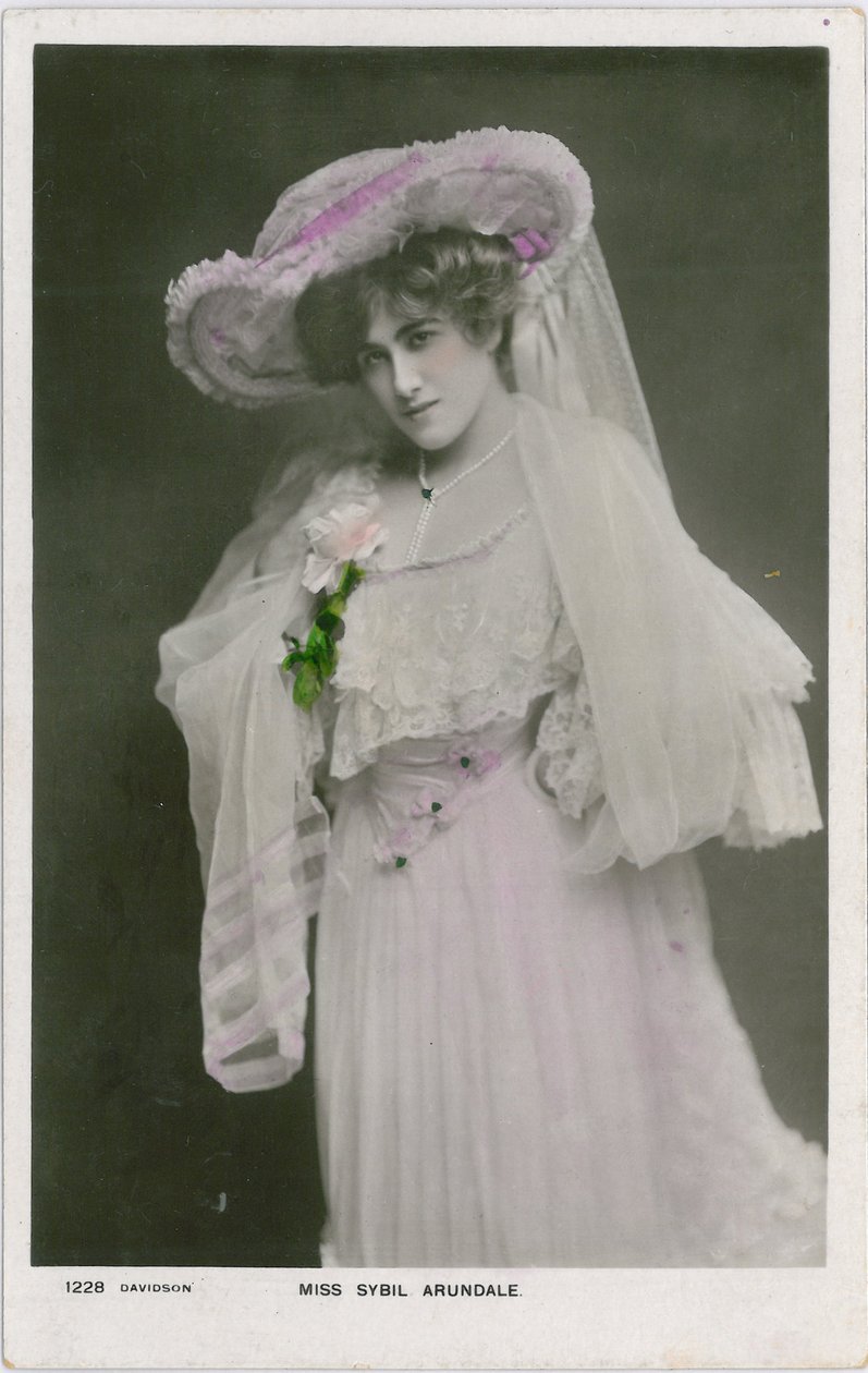 Scenens kjendiser: Frøken Sybil Arundale, ca. 1903-08 (farget bilde) av English Photographer