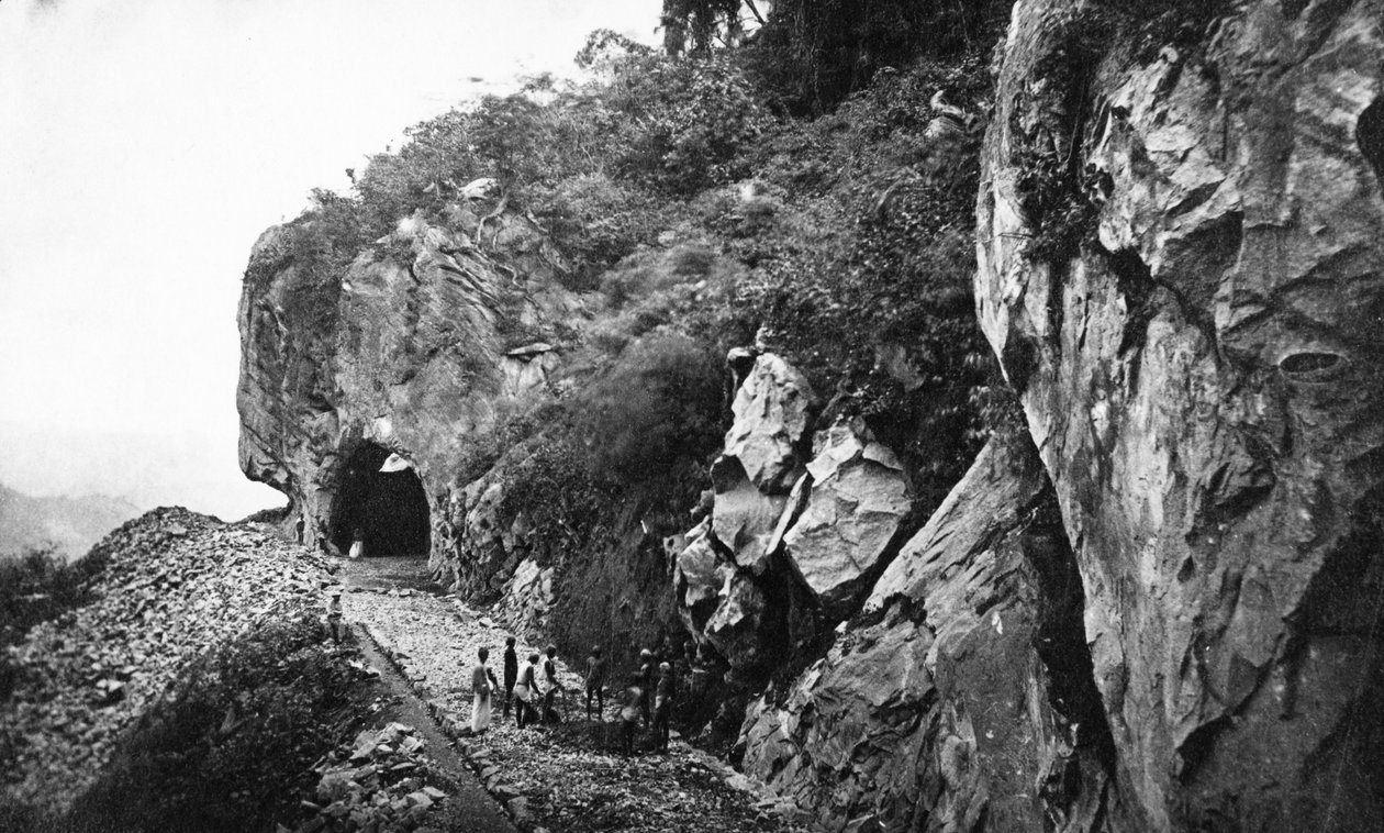Bygging av Kadugannawa Incline, Ceylon Government Railways, ca. 1865 av English Photographer