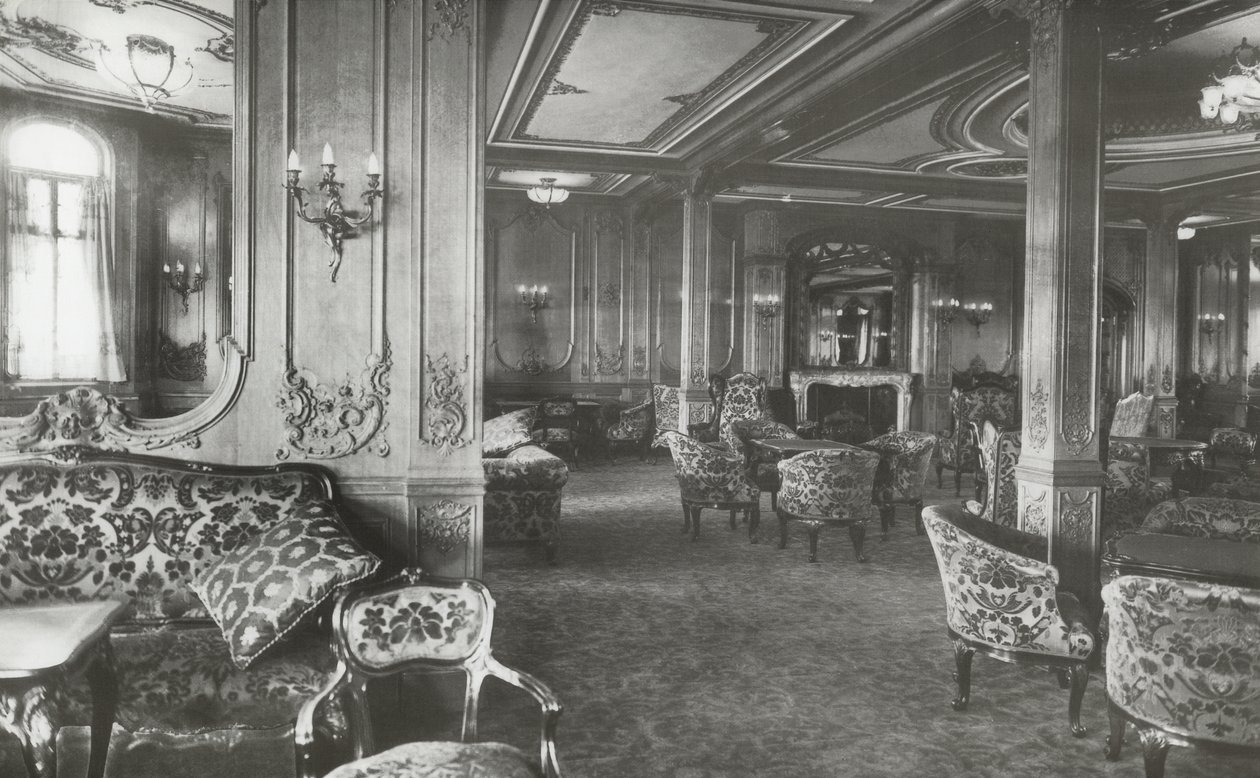 First Class Lounge, RMS Titanic, 4. januar 1912 av English Photographer