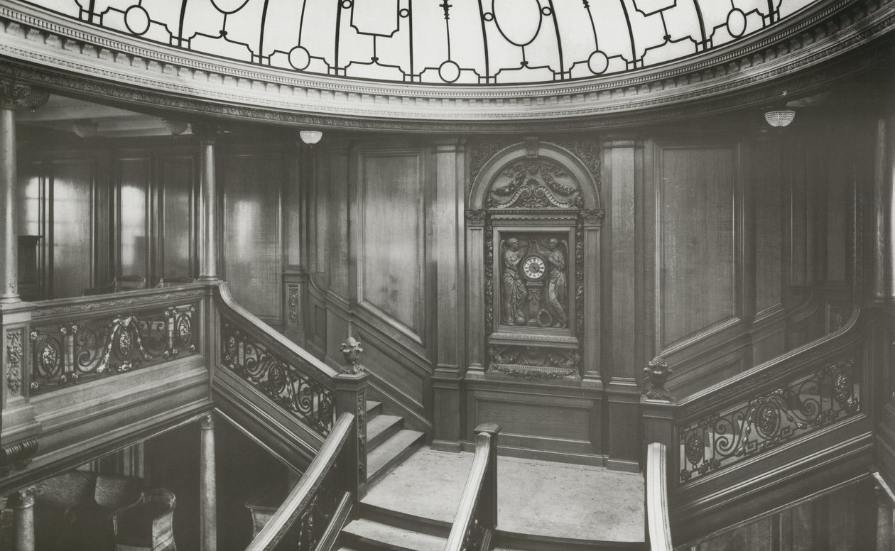 Førsteklasses trapp på RMS Olympic, 4. januar 1912 av English Photographer