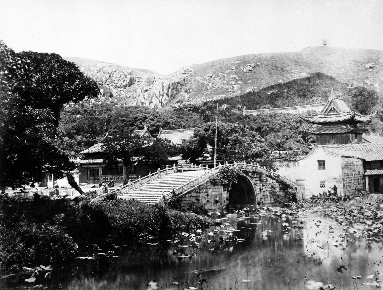 Foo-Too, Chusan, ca. 1870 av English Photographer