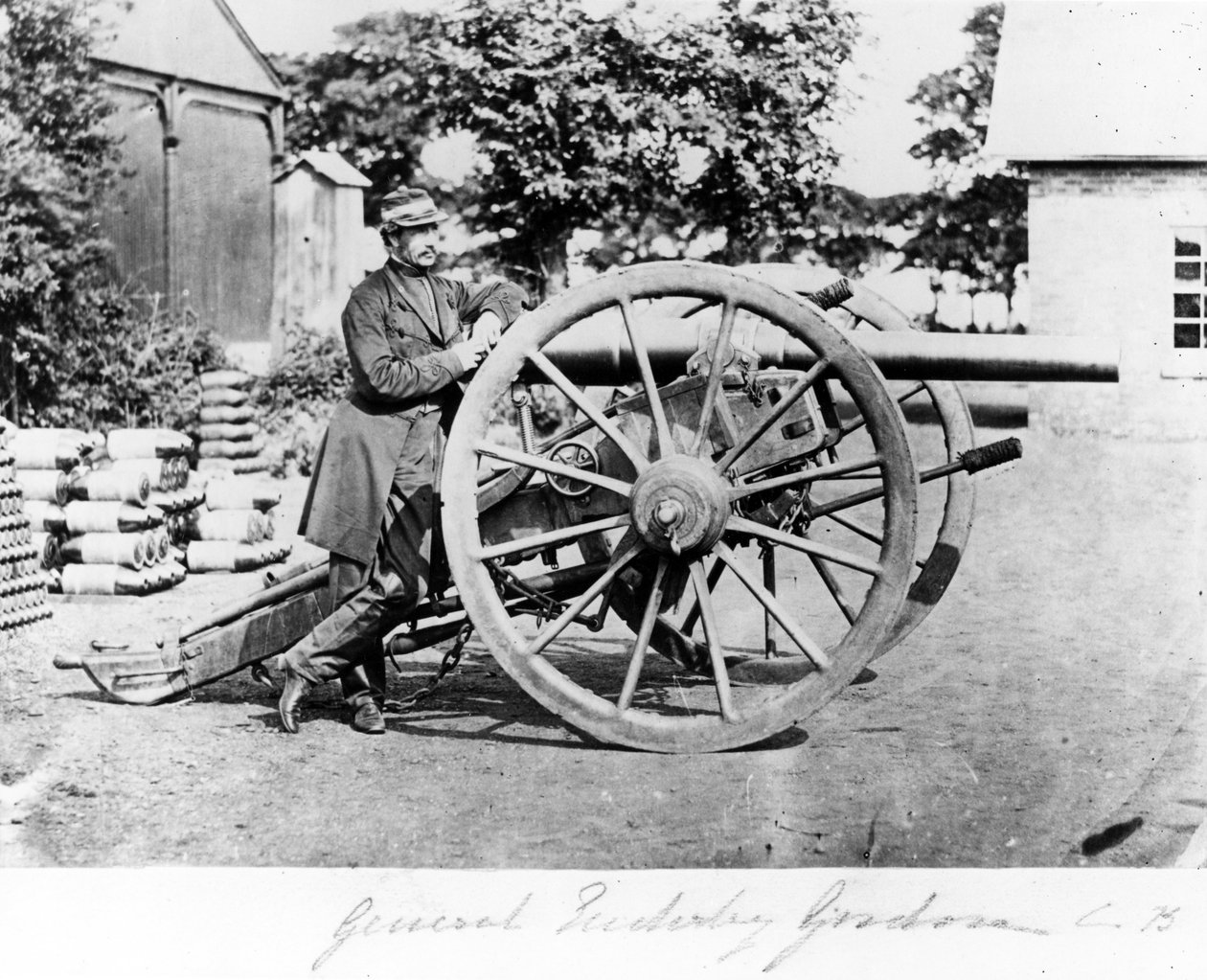 General Enderby Gordon, ca. 1860-80 av English Photographer