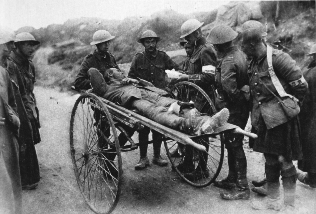 Tyske fanger: en såret mann som fikk navnet sitt hentet fra The Illustrated War News, 26. juli 1916 av English Photographer