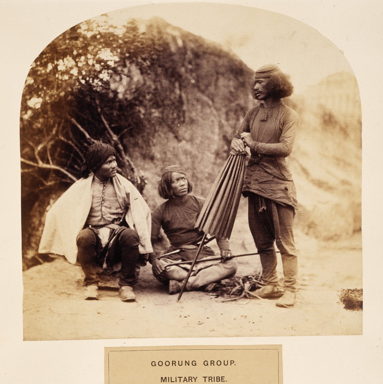 Goorung Group, Military Tribe, Nipal, fra The People of India, av J. Forbes Watson, utgitt 1868 (albumtrykk) av English Photographer