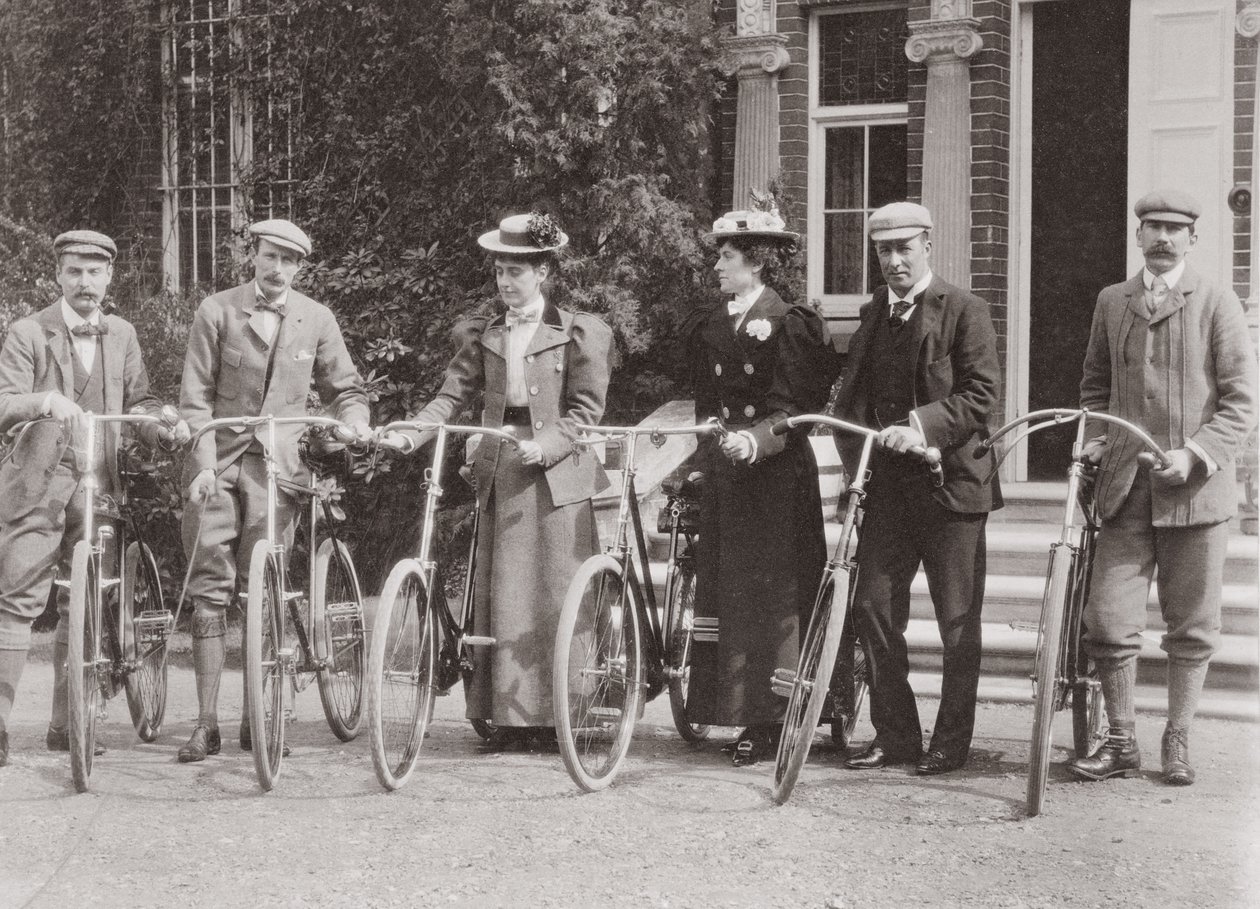 Gruppe av edvardianske syklister, tidlig på 1900-tallet av English Photographer