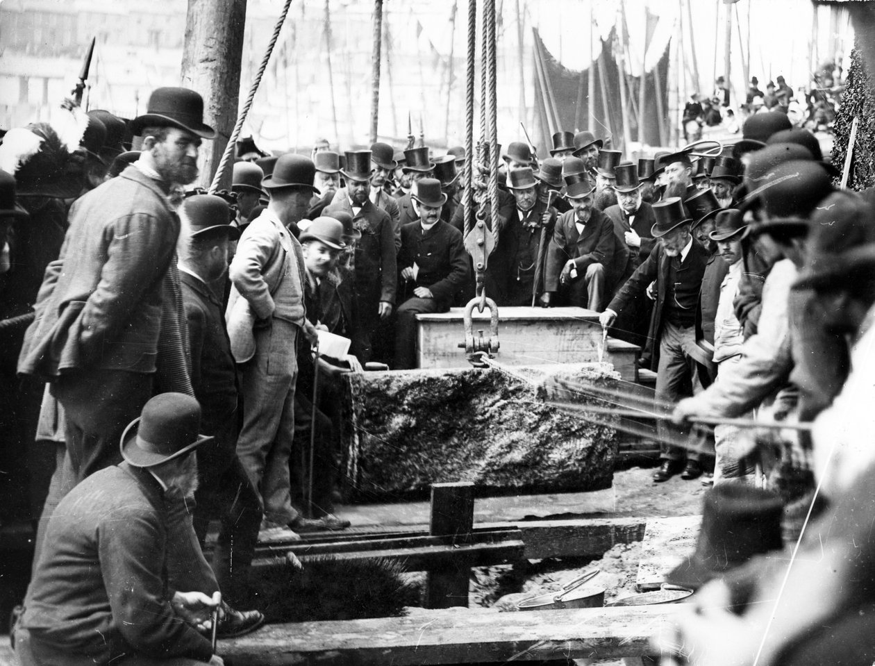 Legger grunnsteinen for utvidelsen av Smeatons Pier, 1888 av English Photographer