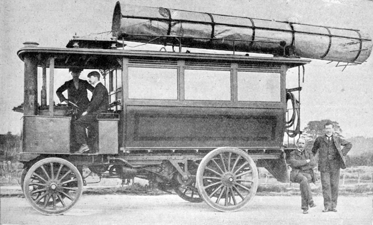 Mr. Marconis Motor Car, utstyrt med en trakt for å sende og motta trådløse telegrammer, illustrasjon fra Kongen, 25. mai 1901 av English Photographer