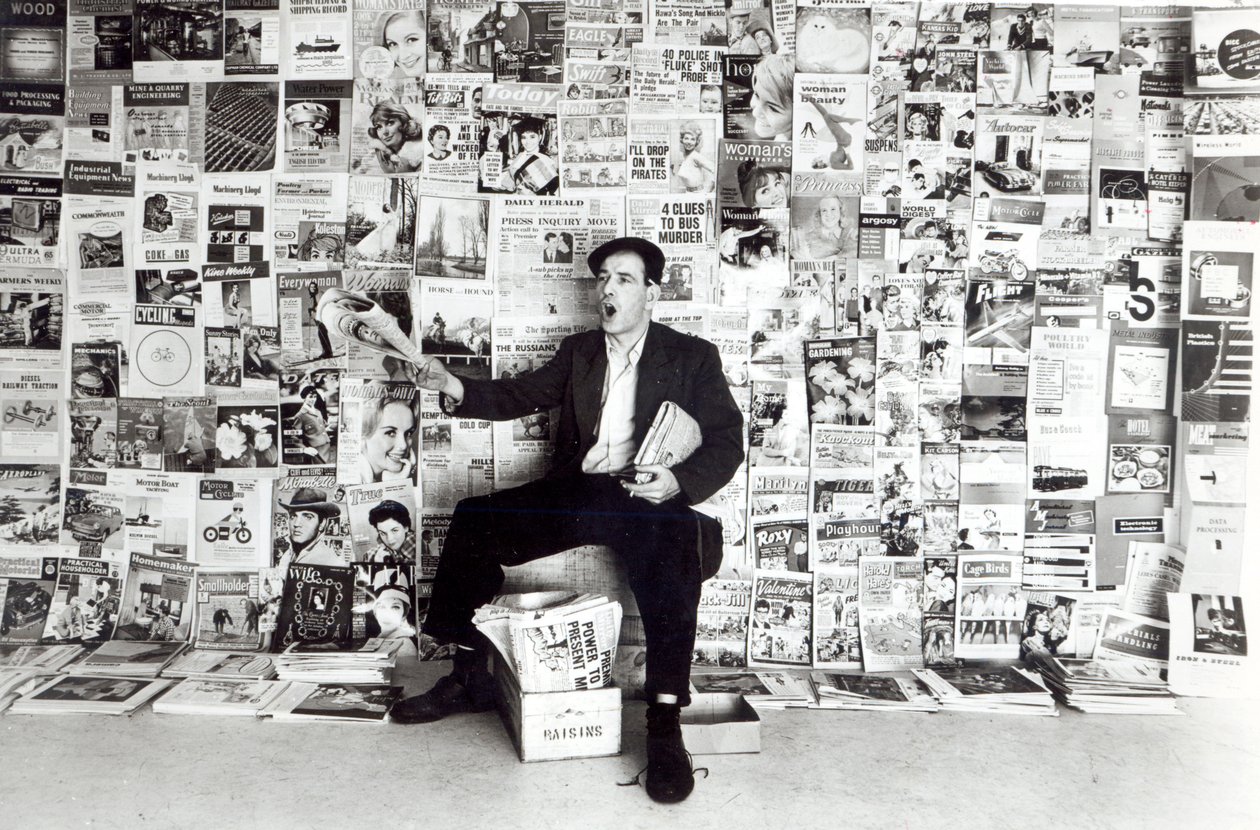 Avisselger, ca.1960 av English Photographer
