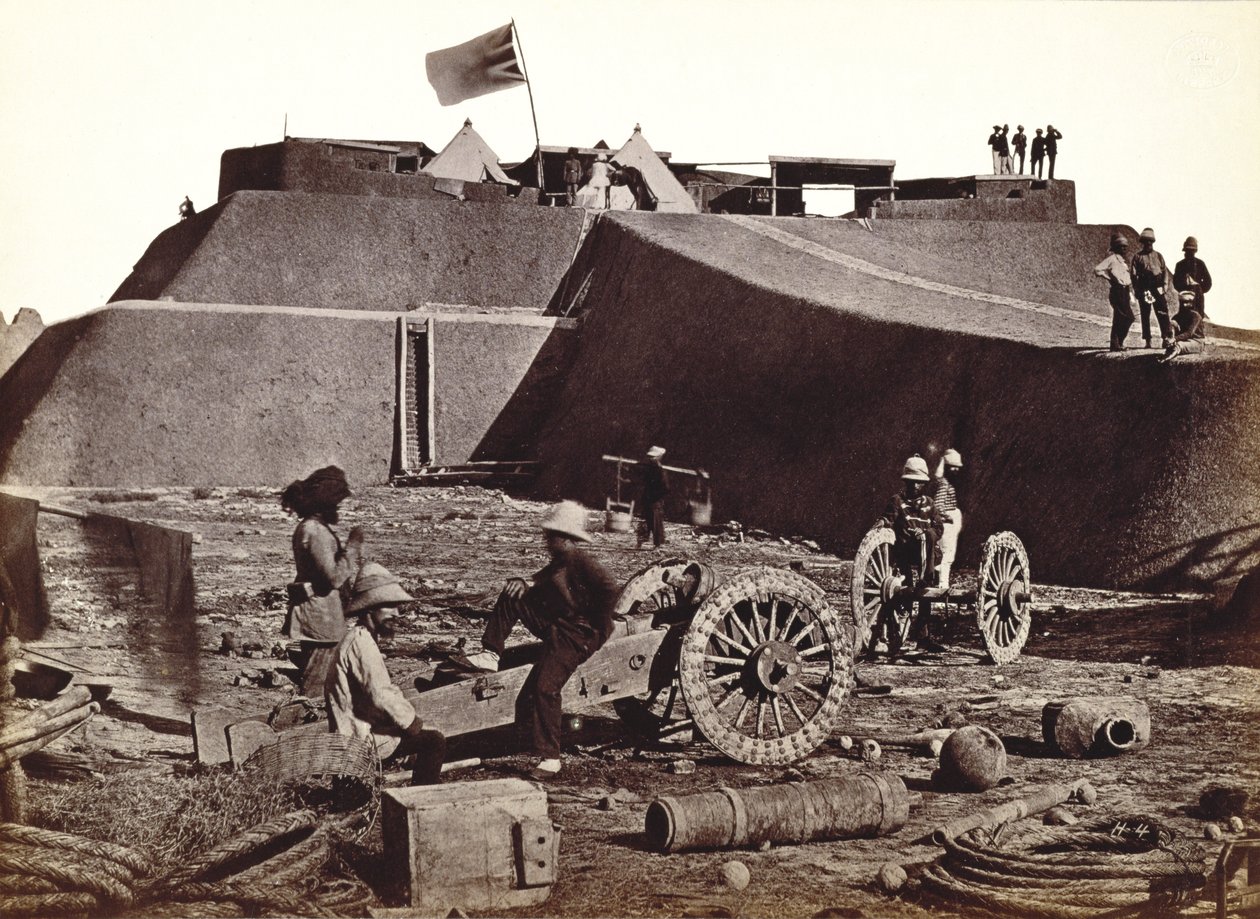 Pehlang Fort, 1860 (albumen silver print) av English Photographer