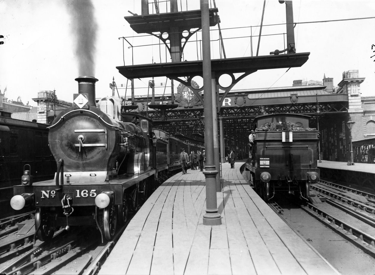 Plattformer ved Charing Cross Station, 1913 av English Photographer