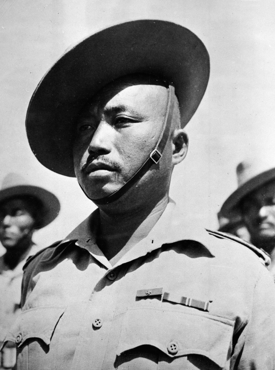 Portrett av Subedar Lal Bahadur Thapa, 1. bataljon i 2. Gorkha Rifles av English Photographer