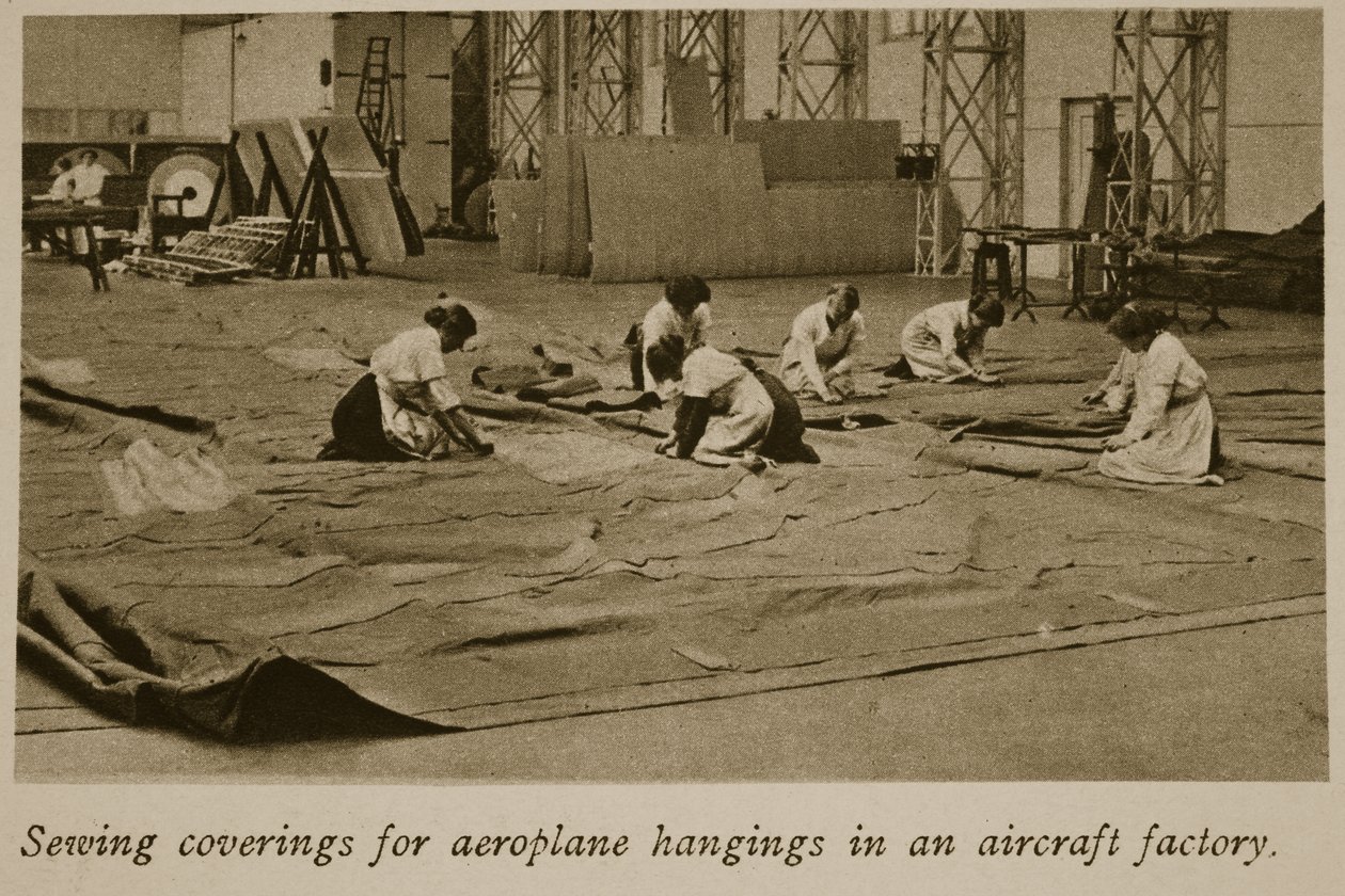 Sy trekk til flyoppheng i en flyfabrikk, 1914-19 av English Photographer