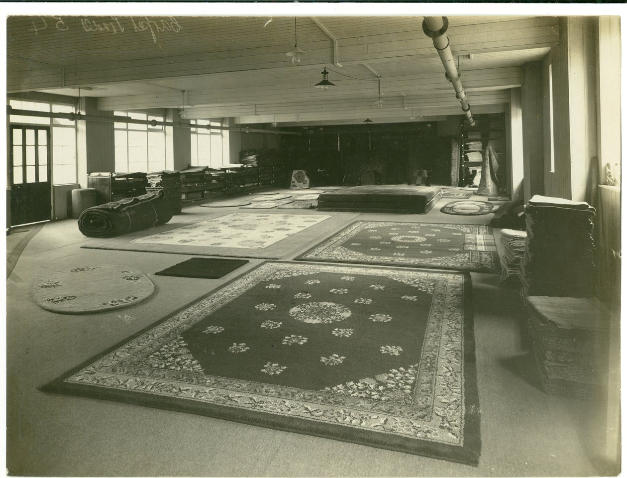 Utstillingslokale for anglo-tyrkia-vev, teppehandel, 1923 av English Photographer