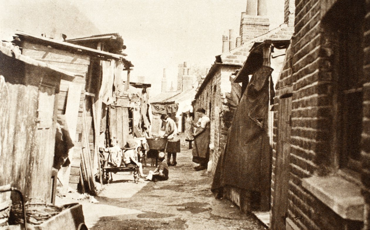 Slums, 1934 av English Photographer